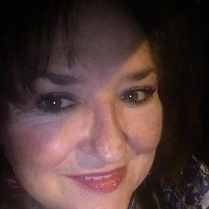 Meet your Posher, Carla